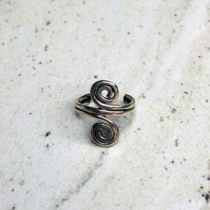 925 Sterling Silver Geometric Double Swirl Ear Cuff